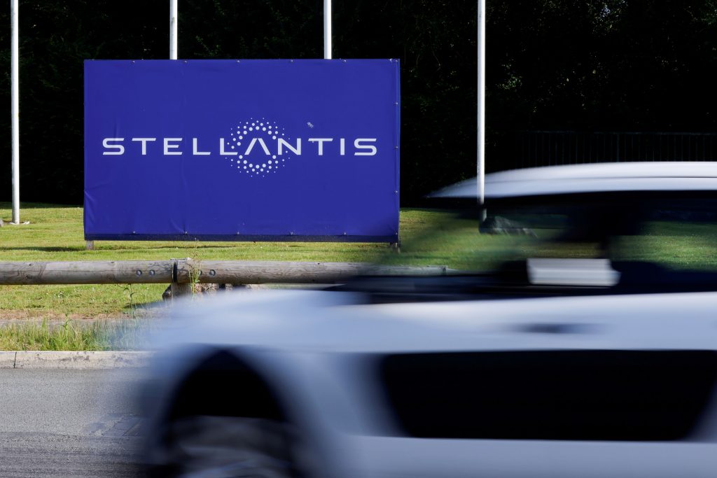 Stellantis: Βουτιά 27% στα καθαρά κέρδη – Σε εξέλιξη η μείωση αποθεμάτων στις ΗΠΑ