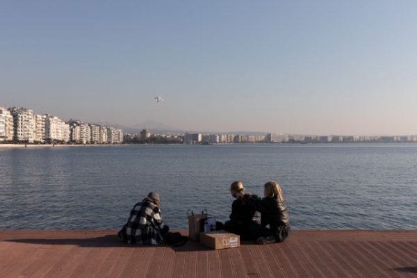 Καιρός – Χριστούγεννα με λιακάδα αλλά και τοπικές βροχές