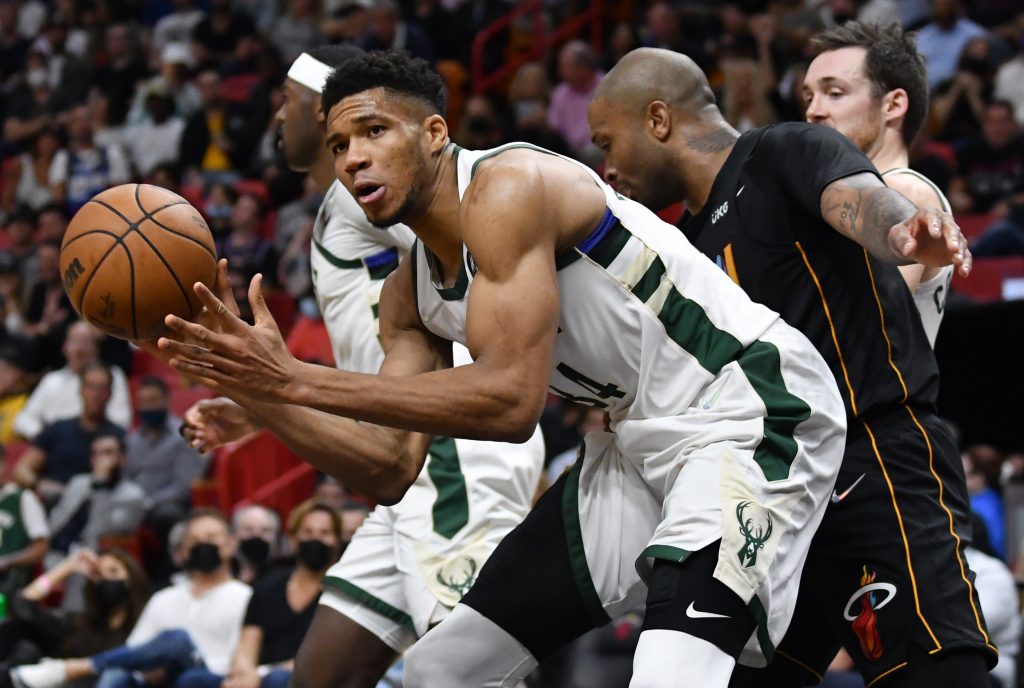 Τι κρασί πίνει ο Greek Freak, πόσα τελικά βγάζουν τα σούπερ μάρκετ και τα 70 ευρώ για ένα … λαστιχάκι!