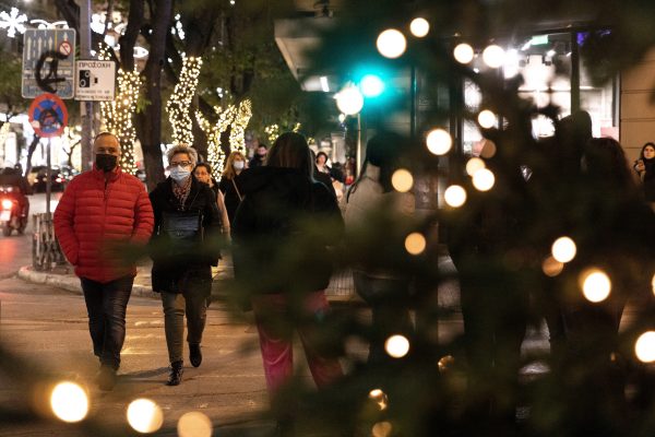 Εορταστικό ωράριο – Ανοιχτά τα καταστήματα τις δύο επόμενες Κυριακές