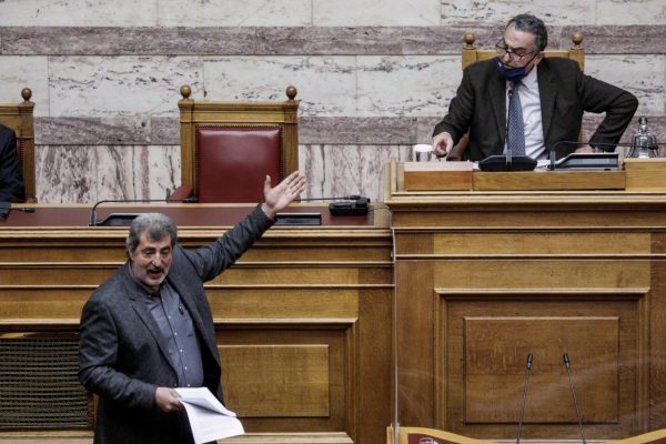 Βουλή: Θερμό επεισόδιο με Πολάκη