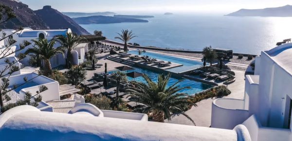 Το Nobu Hotel and Restaurant στη Σαντορίνη