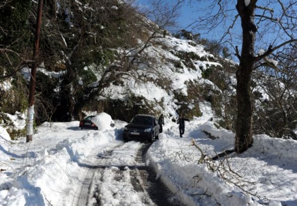 Τι να προσέξετε οδηγώντας στο χιόνι και τον πάγο