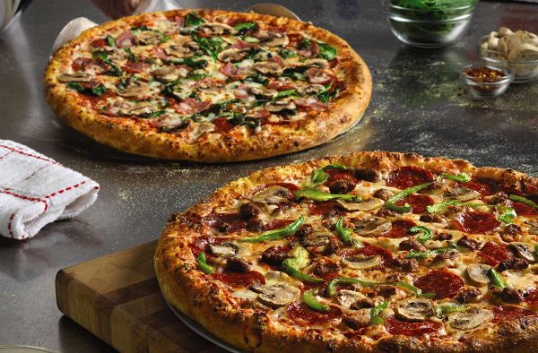 Domino’s Pizza: «Πίτσα έκτακτης ανάγκης» – Πώς η γνωστή αλυσίδα επέστρεψε στα κέρδη