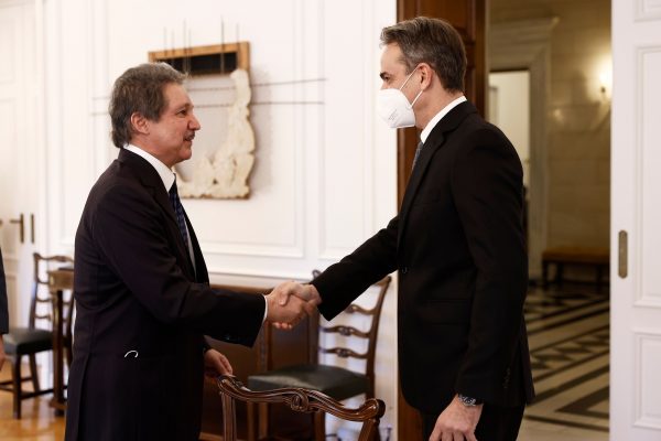 PM Mitsotakis meets with businessman Khaled Juffali