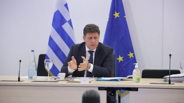 Βαρβιτσιώτης: Μεταβατικό καύσιμο το φυσικό αέριο