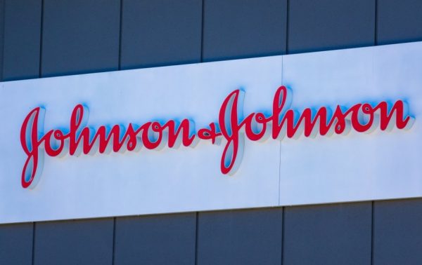 Johnson & Johnson: To κρυφό σχέδιο για να αποφύγει αποζημιώσεις δισεκατομμυρίων