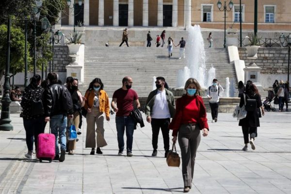 Πλεύρης: Αναστέλλεται από τις 15 Απριλίου το πρόστιμο των 100 ευρώ για τους άνω των 60