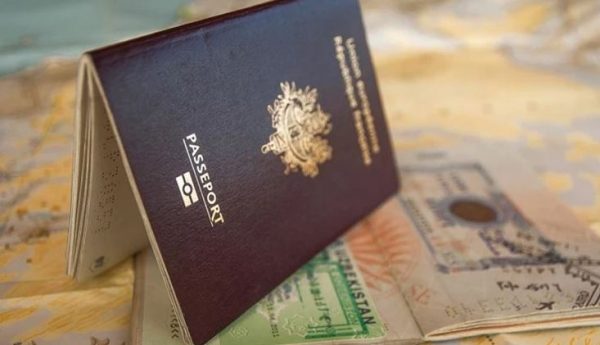 Golden Visa: Χάνει τα καράτια της – Μειώνονται οι άδειες σε ξένους επενδυτές