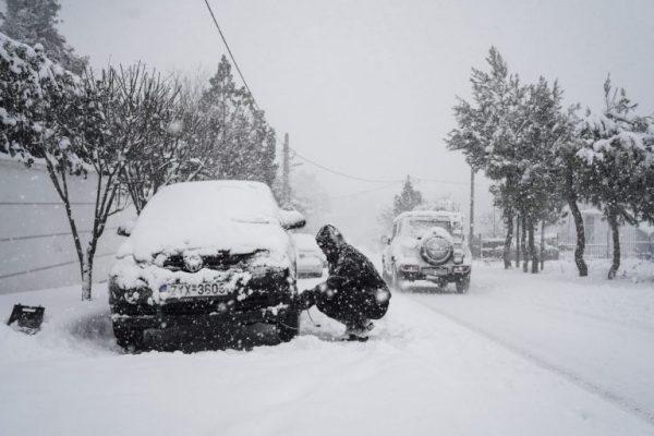 National weather service warns cold front with snow to continue through Wednesday