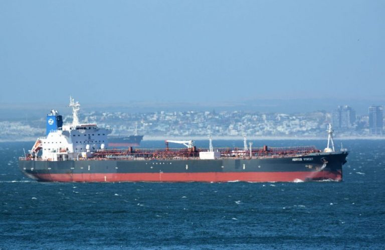 Pegas Tanker: Αποδεσμεύεται το ρωσικών συμφερόντων δεξαμενόπλοιο