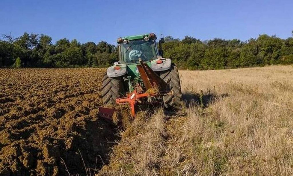 Αγρότες: Διαγράφονται τα χρέη – Το σχέδιο της κυβέρνησης