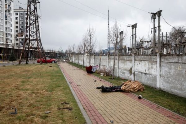 Ουκρανία: Δορυφορικές εικόνες από τη φρίκη της Μπούτσα – Ομαδικός τάφος 14 μέτρων