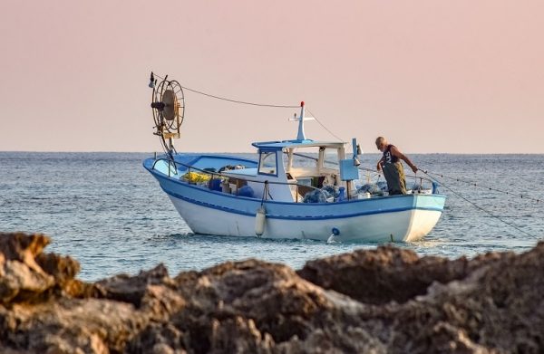 ΥπΑΑΤ: Ένταξη αλιευτικού καταφυγίου στο ΕΠΑλΘ 2014-2020