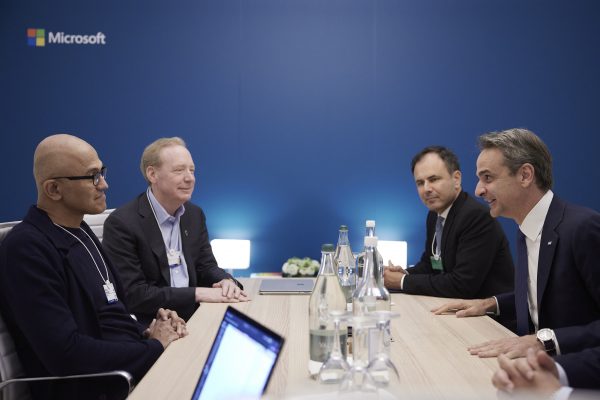 Greek premier Mitsotakis meets with high-tech executives at Davos