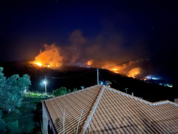 Φωτιά στην Εύβοια: Βελτιωμένη η εικόνα, χωρίς ενιαίο μέτωπο