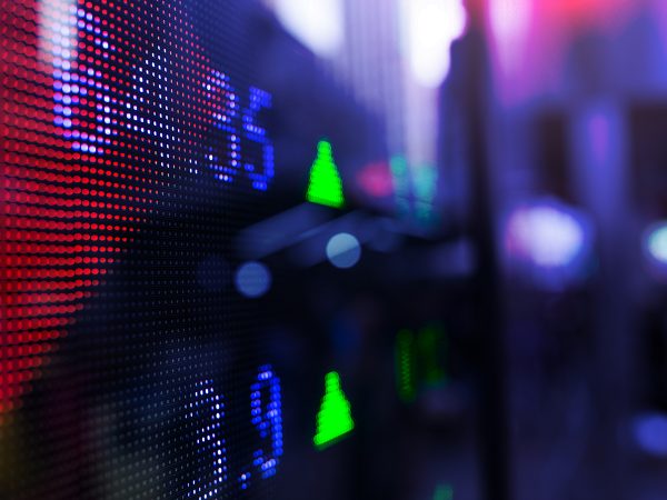 Dow Jones 30:  Με +3% αποχαιρέτησε τη χρηματιστηριακή εβδομάδα