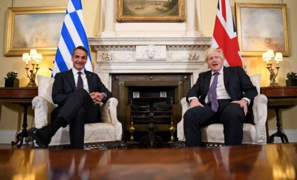 Mitsotakis, Johnson speak by phone on Tues.