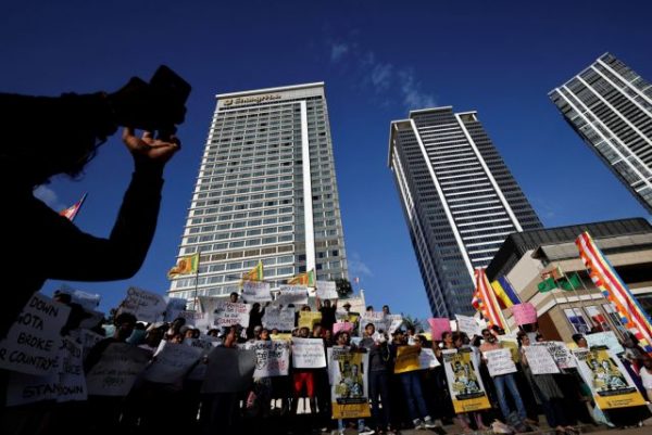 Σρι Λάνκα: Εργάσιμη εβδομάδα 4 ημερών στο Δημόσιο λόγω ελλείψεων σε καύσιμα – τρόφιμα