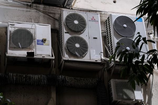 Επιχείρηση «Θερμοστάτης»: Δείτε live τις ανακοινώσεις για το σχέδιο εξοικονόμησης ενέργειας