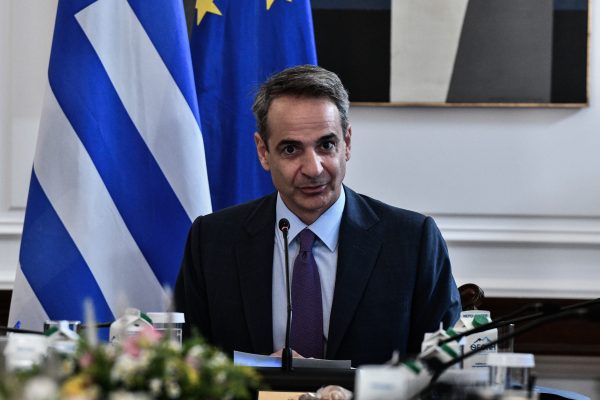 Μητσοτάκης: Φτάνει με τους «πυροσβέστες της ξαπλώστρας» προσβάλουν τους πυροσβέστες