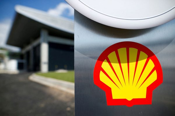 Shell: Εξωφρενικό μπόνους στον CEO, παρά τις περικοπές στους πράσινους στόχους