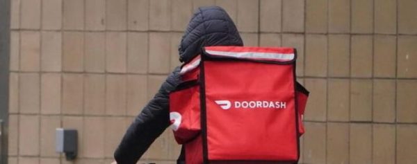 DoorDash: Φέρνει παραδόσεις φαστ φουντ με… δόσεις