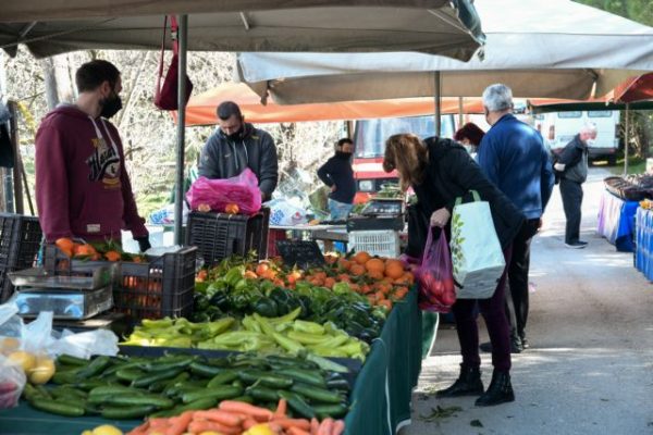 Λαϊκές αγορές: Αλλάζουν όλα για παραγωγούς και επαγγελματικές άδειες