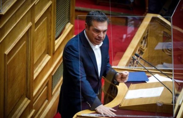 Τσίπρας κατά Μητσοτάκη: Να αφήσετε τα μισόλογα και να δώσετε εξηγήσεις