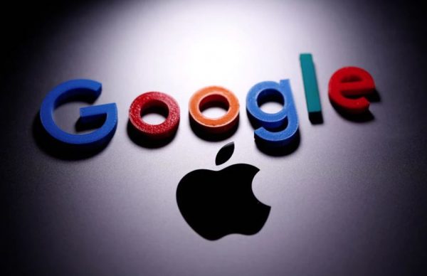 Η επόμενη μεγάλη μάχη μεταξύ Google και Apple είναι για την ψυχή του αυτοκινήτου σας