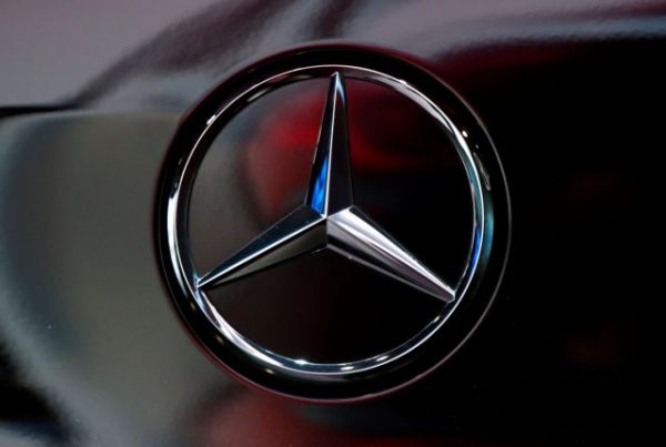 Mercedes: H EE πρέπει να καλωσορίσει τις κινεζικές αυτοκινητοβιομηχανίες