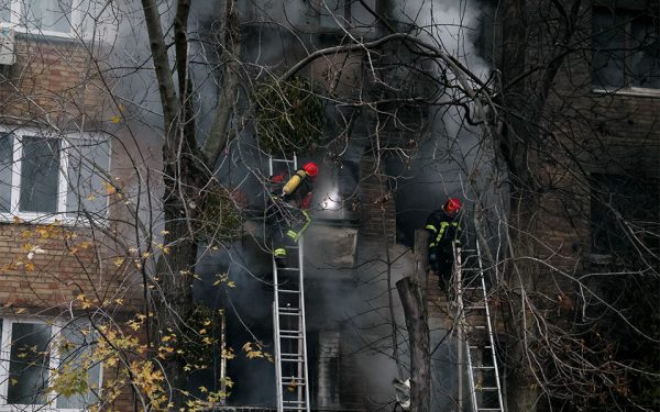 Ουκρανία: Πυραυλική επίθεση στο Κίεβο λίγο μετά την ομιλία Ζελένσκι στην G20