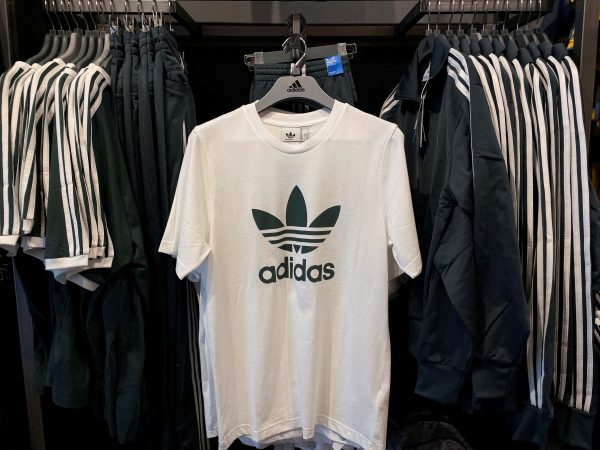 Adidas: Κορυφαίο στέλεχος επικρίθηκε για ρατσιστική συμπεριφορά