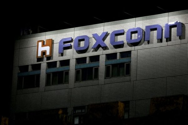 Foxconn: Βγάζει από τις αγγελίες προσλήψεων στην Ινδία ηλικιακά και οικογενειακά κριτήρια