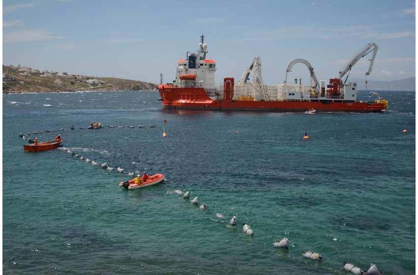 Cenergy Holdings: Στην πρίζα… υποβρύχια καλώδια 156 χλμ. στις Δυτικές Κυκλάδες