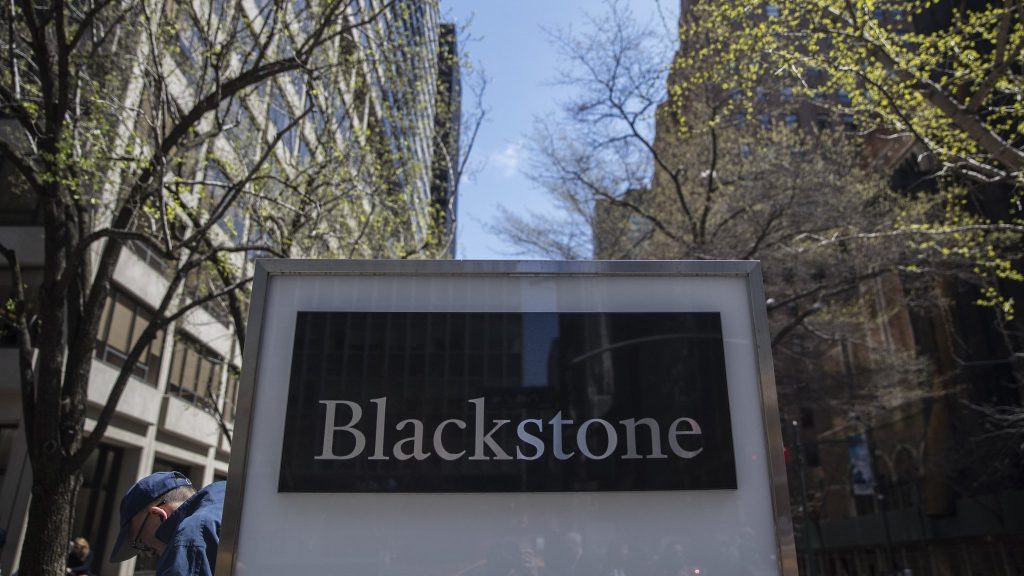 Blackstone: Αλλάζει ριζικά τον μουσικό της βραχίονα