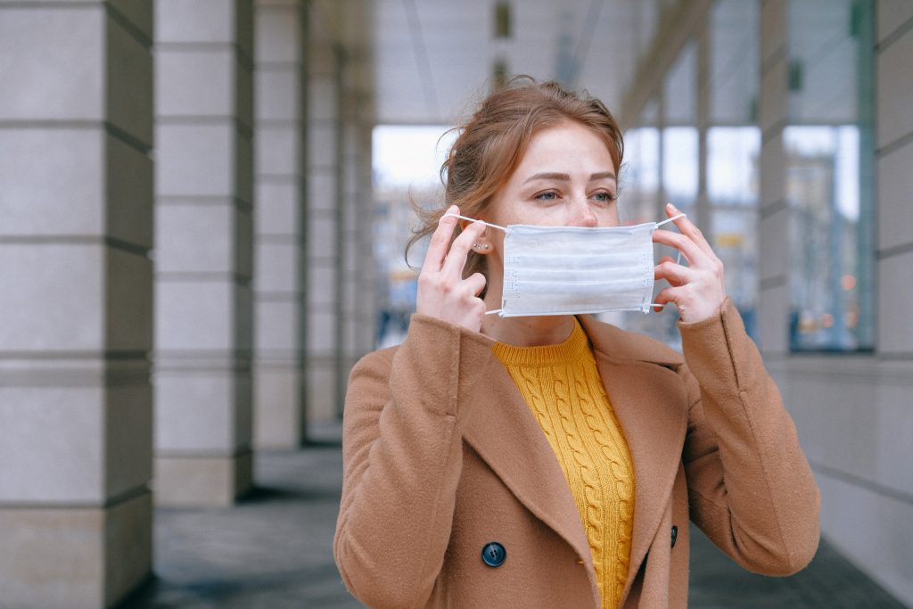 Καμπανάκι Σαρηγιάννη: Έως και 16.000 ημερήσια κρούσματα κορωνοϊού από τα μέσα Φεβρουαρίου