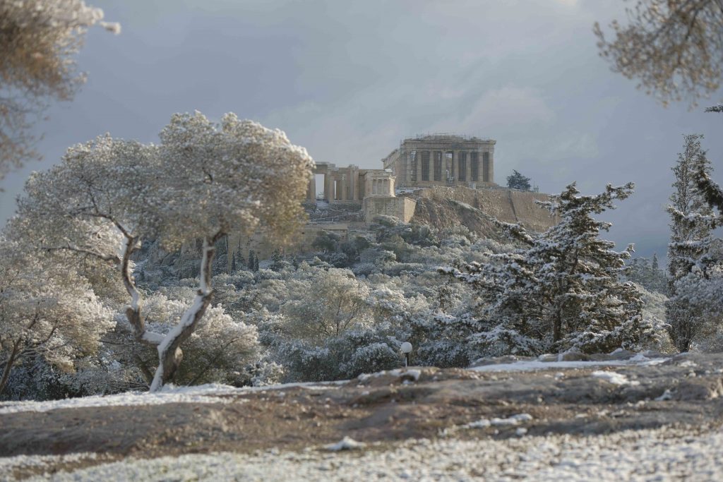 Severe weather front “Barbara”: Snowfall continues