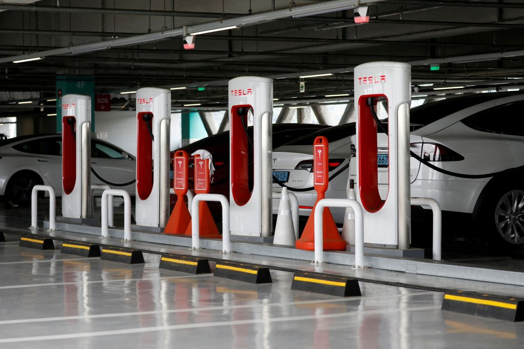 Tesla: Ξεπούλησε το Model Y στις ΗΠΑ για αυτό το τρίμηνο