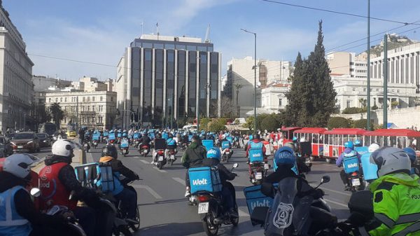 Ντελιβεράδες: Συνεχίζουν την απεργία – Νέα συγκέντρωση σήμερα Δευτέρα 3 Απριλίου