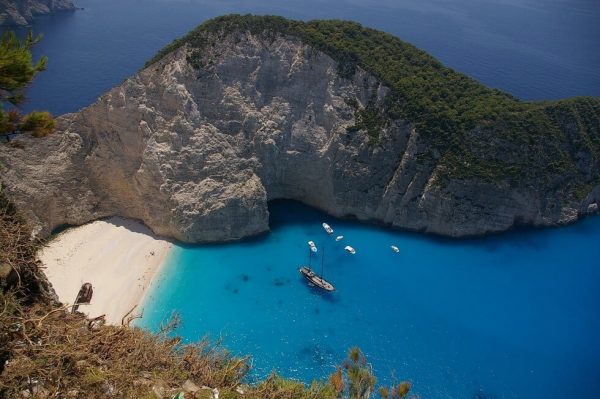 Ναυάγιο στη Ζάκυνθο: Πρόσβαση μόνο από τη θάλασσα