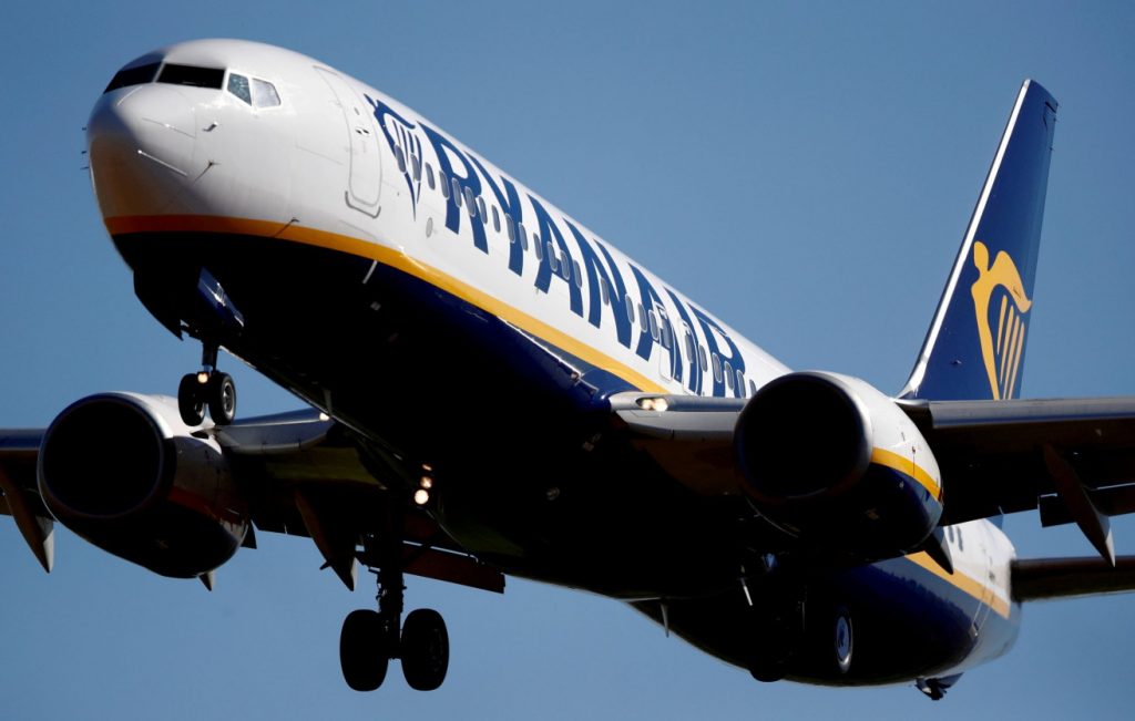 Ryanair: Καταργεί τα εισιτήρια των 9,99 ευρώ