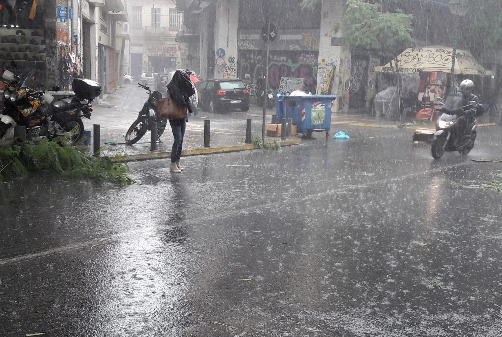 Καιρός: Έρχεται νέο κύμα κακοκαιρίας με καταιγίδες και χαλάζι – Οι 9 περιοχές που θα χτυπήσει