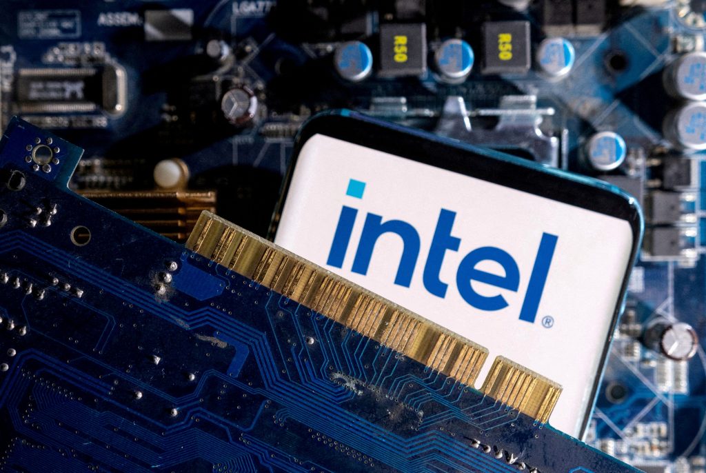 Intel: Νέα προσπάθεια ανακάμψης με νέο διευθύνοντα σύμβουλο