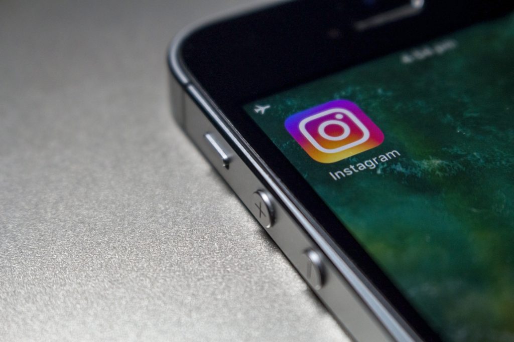 Wall Street Journal: To Instagram συνδέει δίκτυα παιδόφιλων και προωθεί περιεχόμενο παιδικής πορνογραφίας