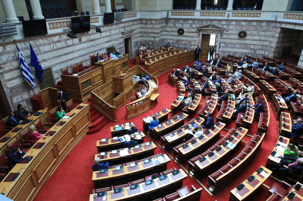 Προγραμματικές δηλώσεις: Live η συζήτηση στη Βουλή – Το βράδυ η ψήφος εμπιστοσύνης