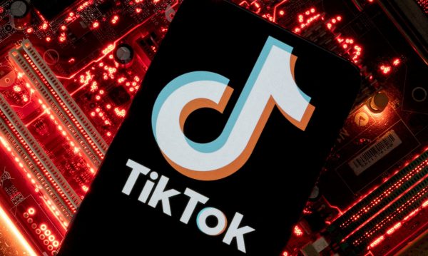 TikTok: Ο «ιός» των fake news μολύνει τη δημοφιλή εφαρμογή