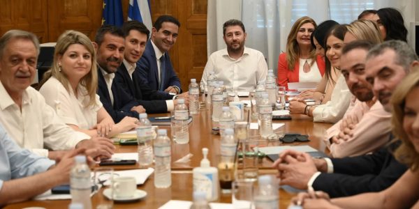 Αυτοί είναι οι «σκιώδεις» υπουργοί του ΠΑΣΟΚ