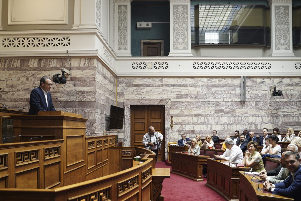 Φάμελλος: Θα σταθούμε όρθιοι και θα δουλέψουμε για το συμφέρον της κοινωνικής πλειοψηφίας