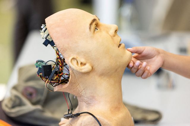 Τεχνητή Νοημοσύνη: Ρομπότ ετοιμάζονται να αναλάβουν ρόλο φροντιστών ασθενών
